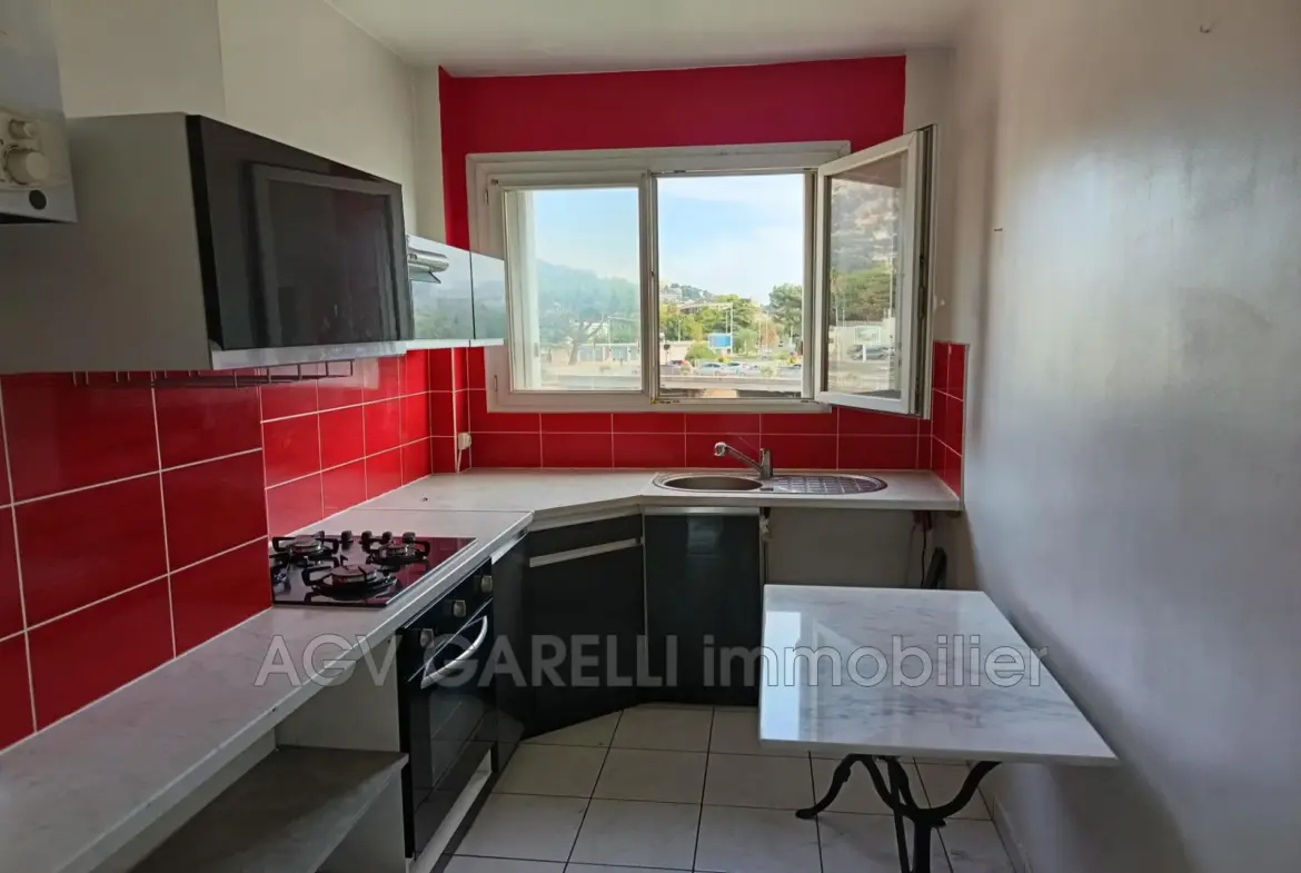 Achat appartement 3 pièces à Toulon avec terrasse et vue dégagée 