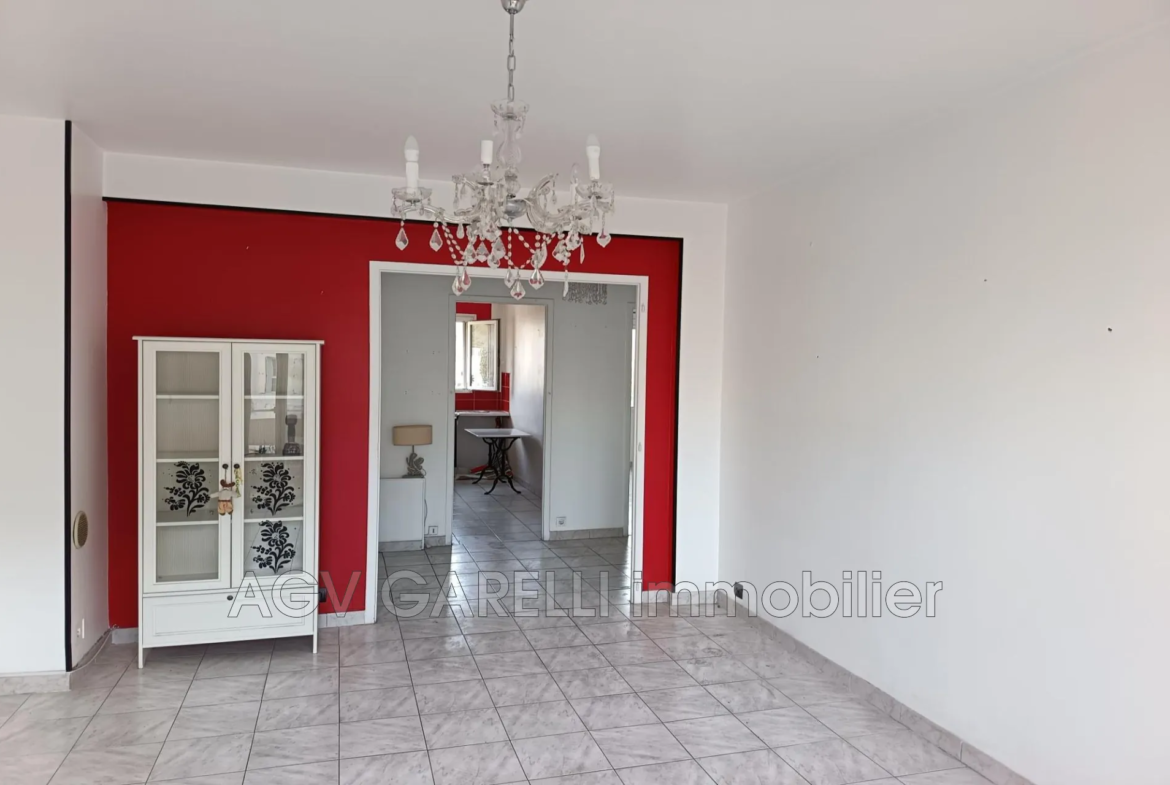 Achat appartement 3 pièces à Toulon avec terrasse et vue dégagée 