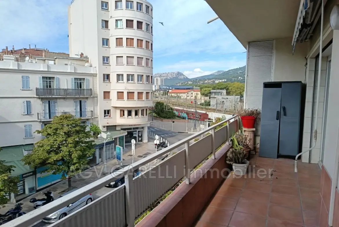 Achat appartement 3 pièces à Toulon avec terrasse et vue dégagée 