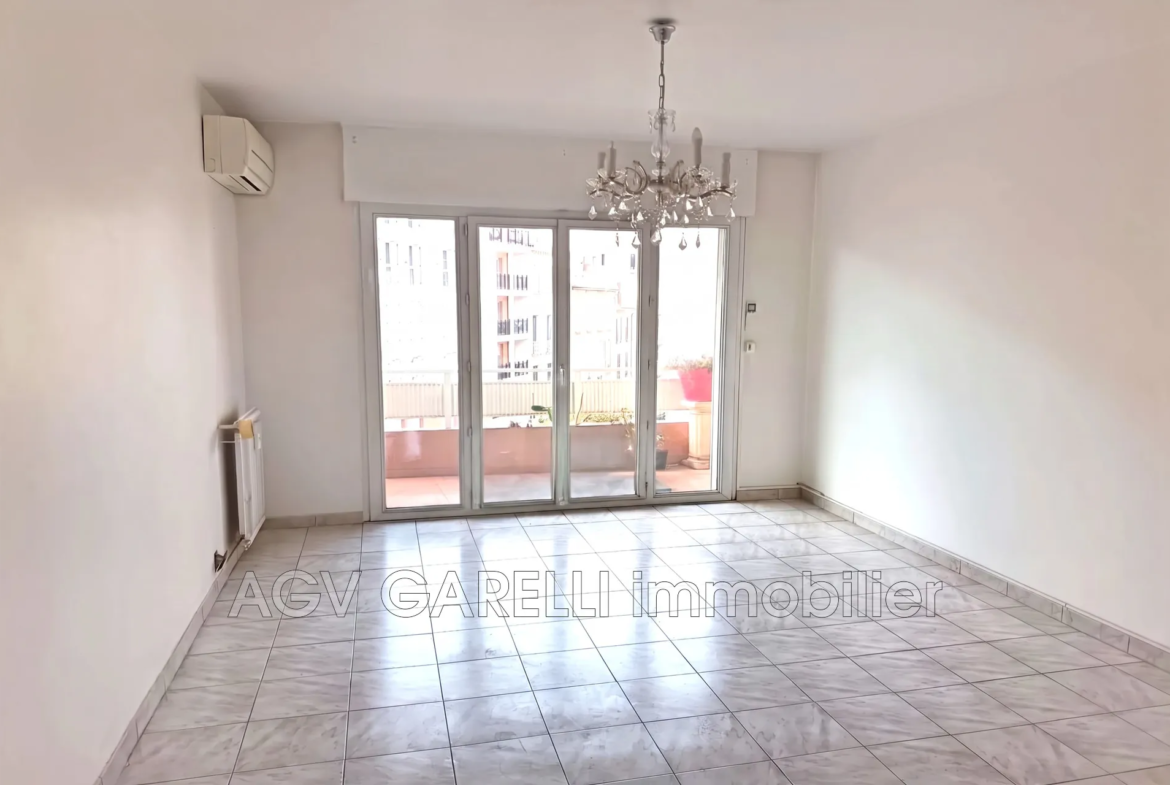 Achat appartement 3 pièces à Toulon avec terrasse et vue dégagée 