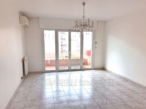 Achat appartement 3 pièces à Toulon avec terrasse et vue dégagée