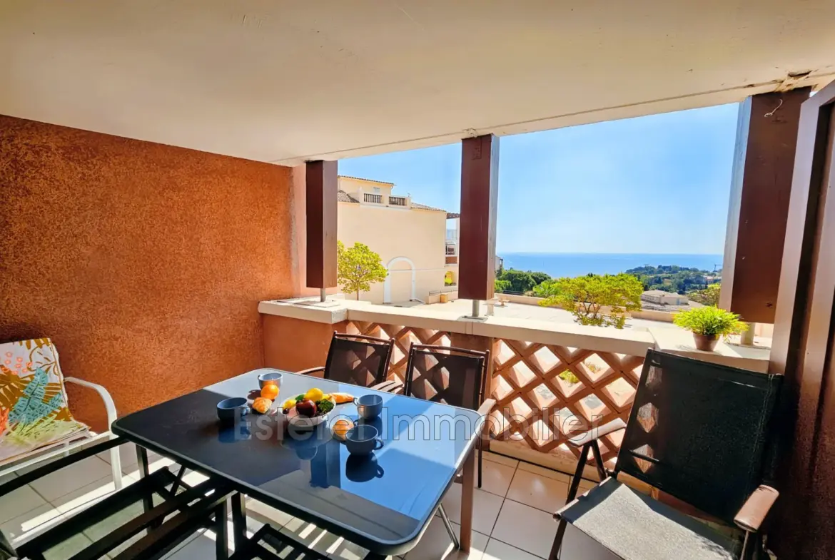 Vente appartement 2 pièces avec terrasse à Cap Estérel – Vue mer et piscine 