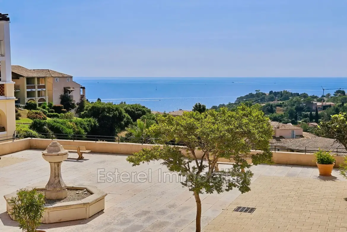 Vente appartement 2 pièces avec terrasse à Cap Estérel – Vue mer et piscine 