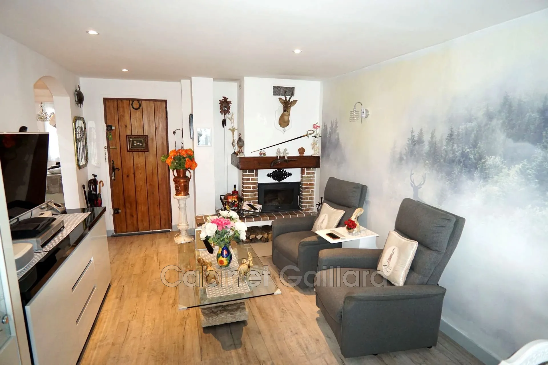 Appartement duplex avec piscine, cave et parking à Peymeinade 
