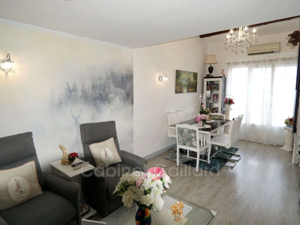 Appartement duplex avec piscine, cave et parking à Peymeinade