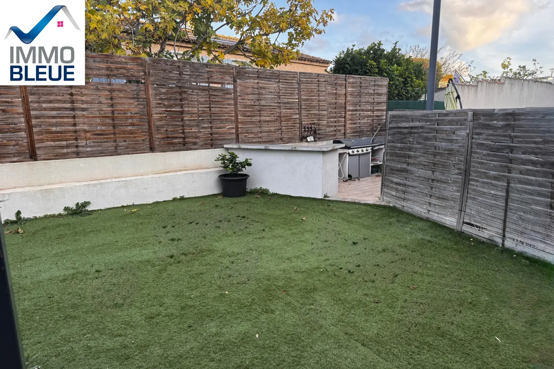 A vendre maison 3 pièces à Marignane avec extérieur et parking privé 