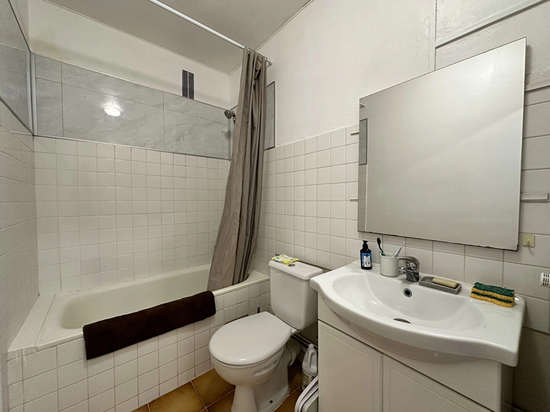 Investissez dans cet appartement T1 de 28 m² à Saint-Brieuc, idéal pour investisseurs 