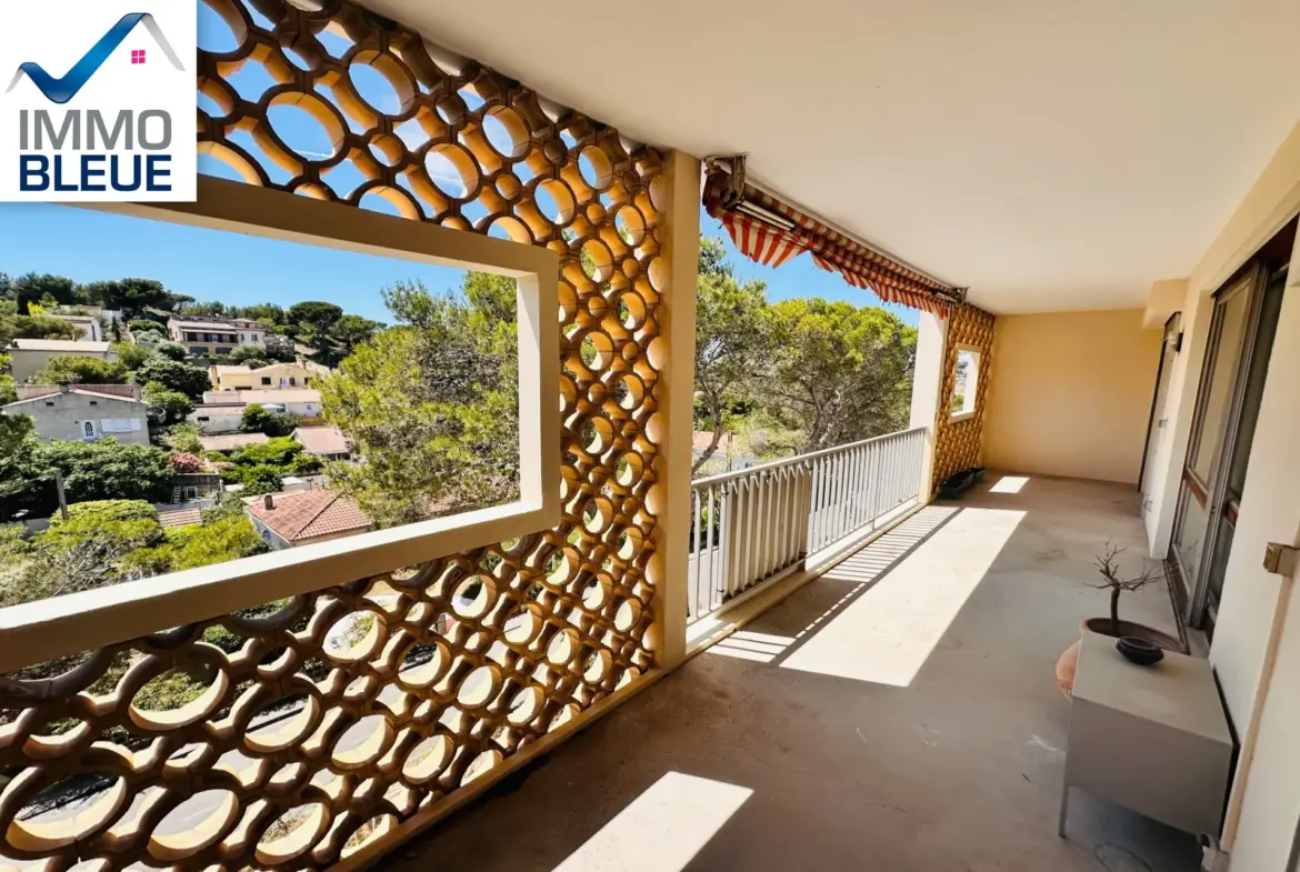 Appartement 5 pièces avec terrasse, cave et garage à Martigues Jonquières 