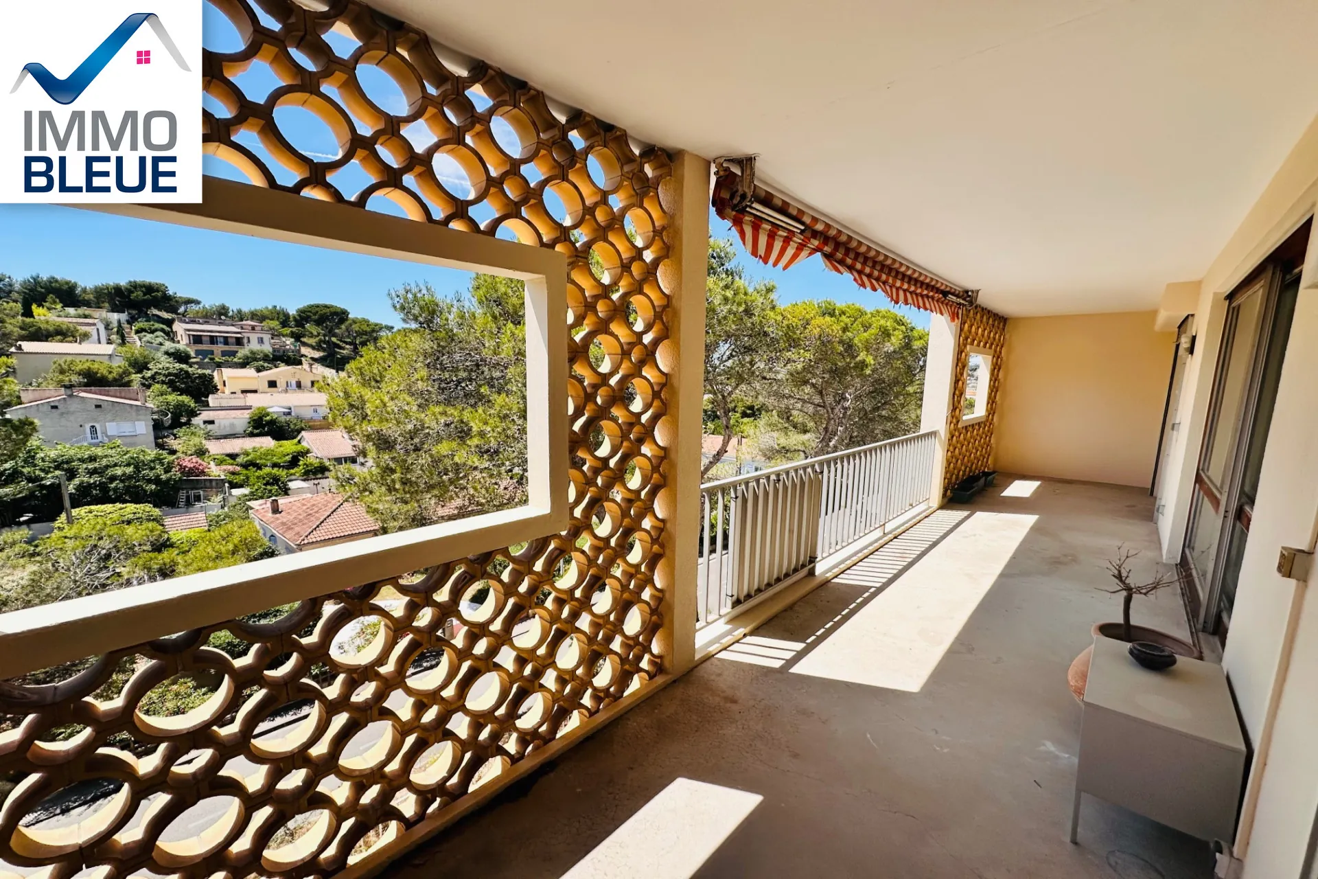 Appartement 5 pièces avec terrasse, cave et garage à Martigues Jonquières 