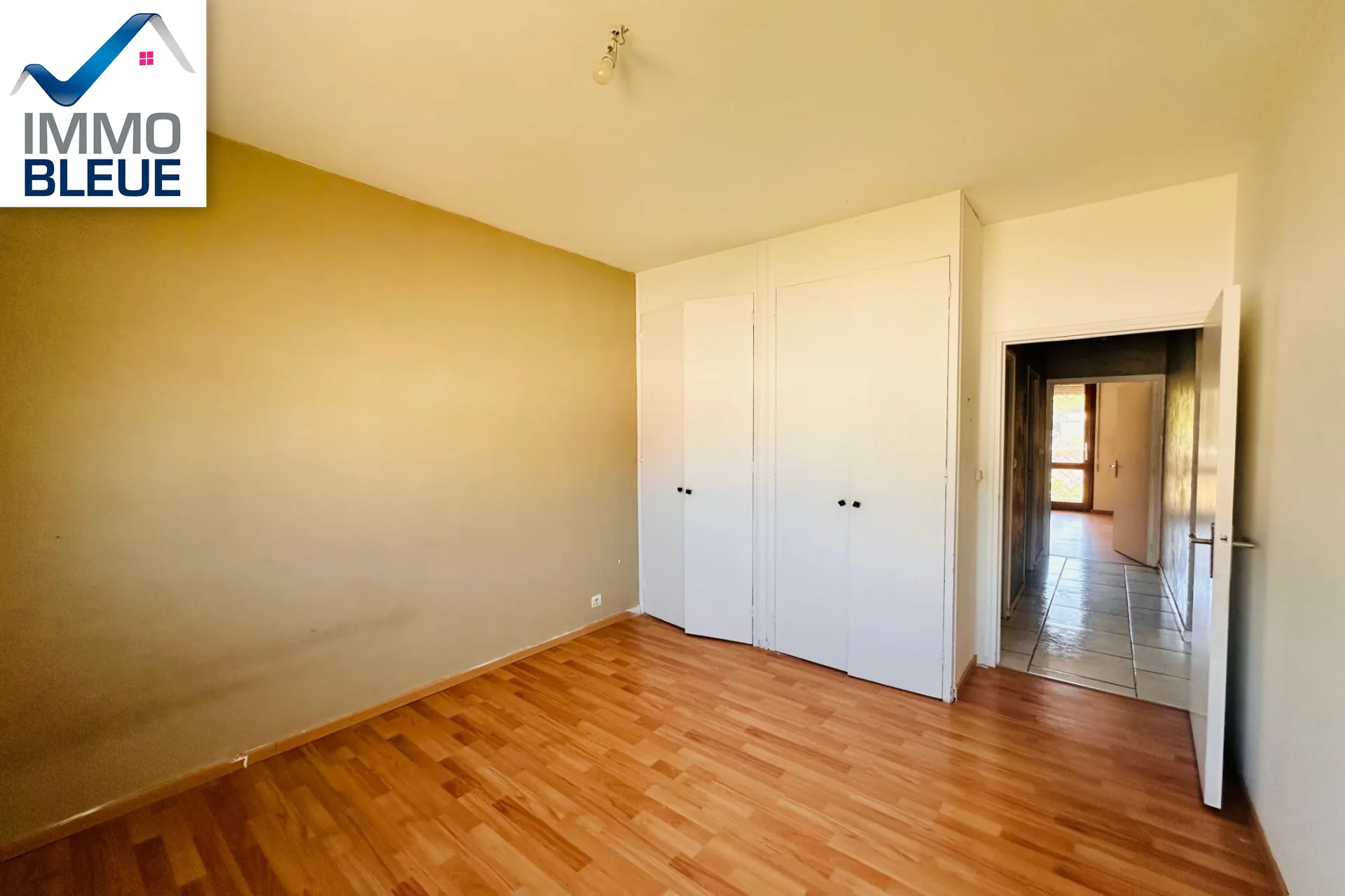 Appartement 5 pièces avec terrasse, cave et garage à Martigues Jonquières 