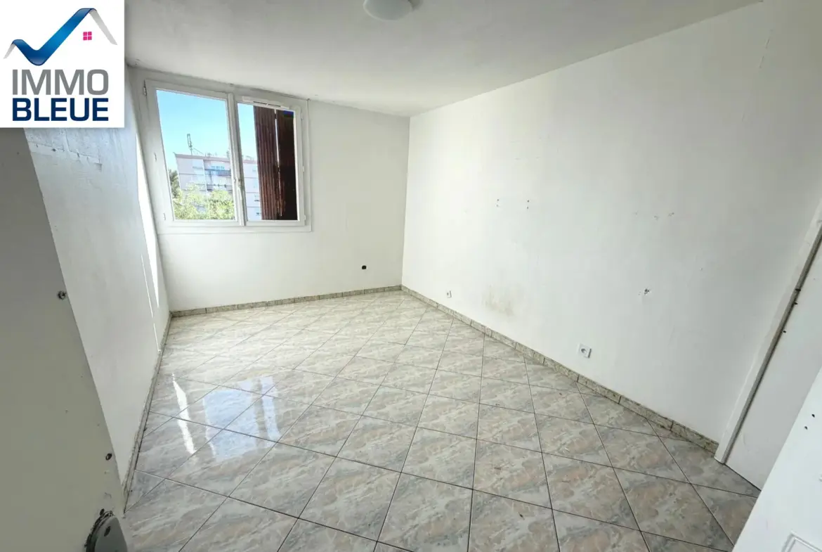 Appartement 5 pièces à vendre à Marignane avec balcon et parking privé 