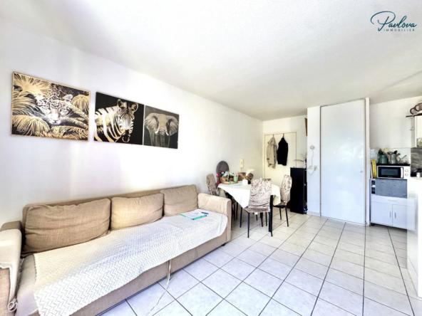Appartement T2 loué avec terrasse et parking à Montpellier, idéal investisseur