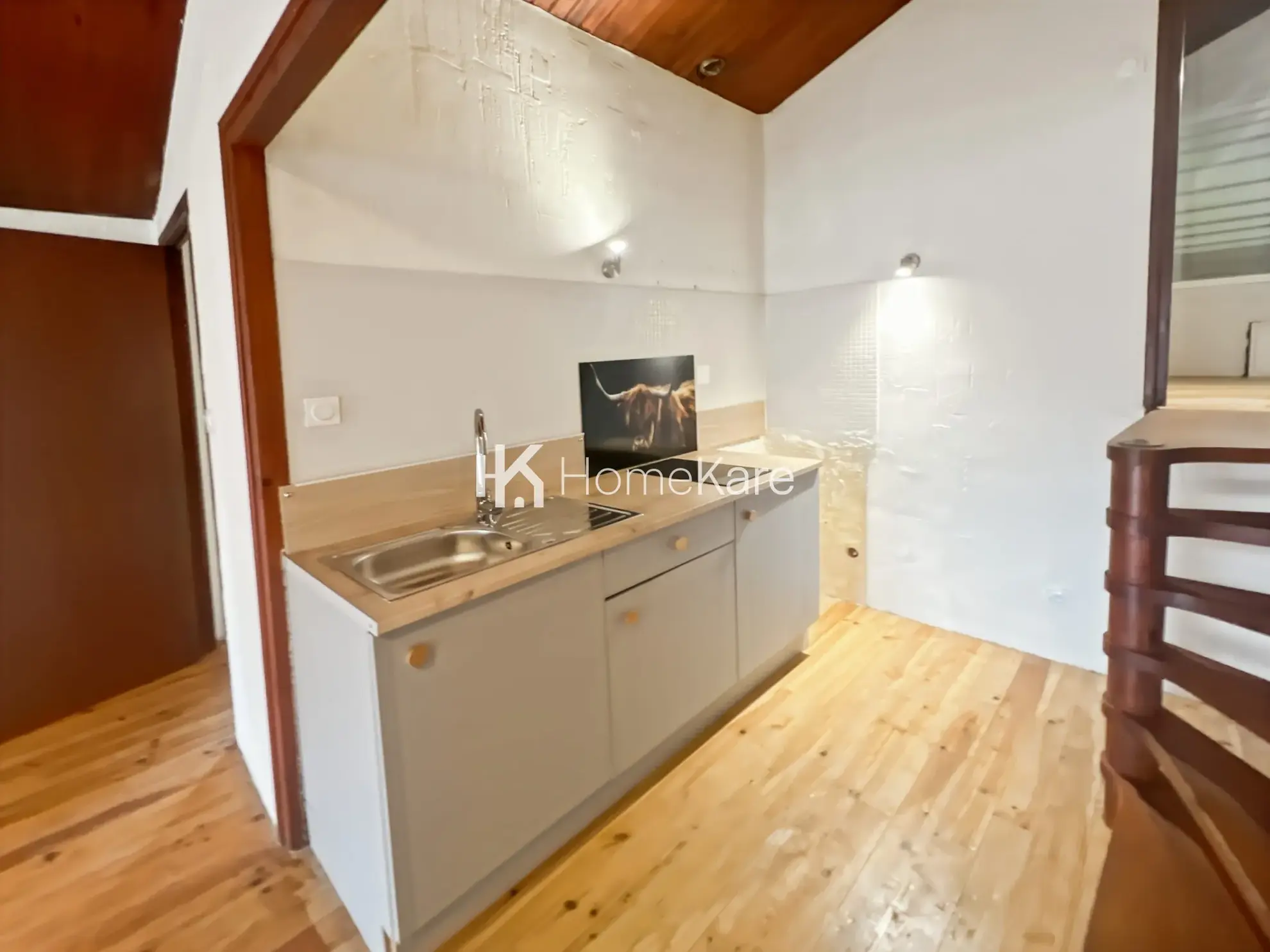 Investissement immobilier à Montréjeau : immeuble avec commercial et appartements rénovés 