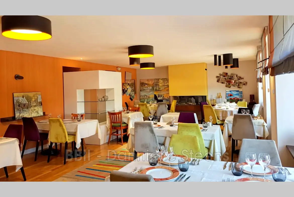 Grande maison à vendre à Corlay près de l'étang du Pellinec - 340 m² 