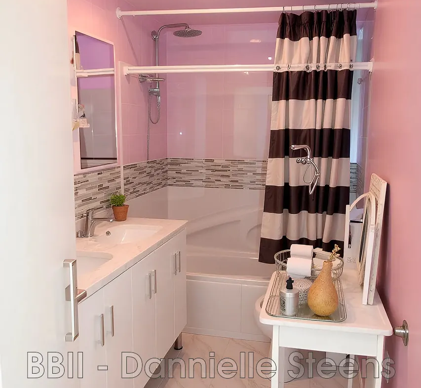 Grande maison à vendre à Corlay près de l'étang du Pellinec - 340 m² 