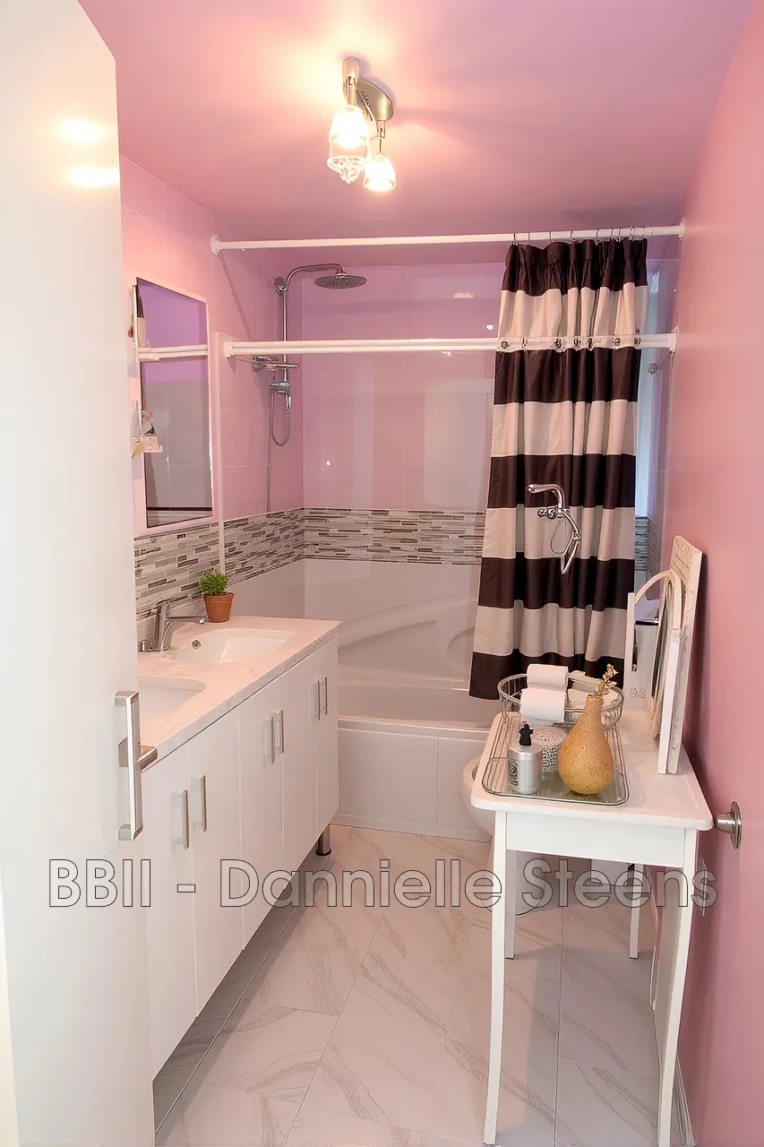 Grande maison à vendre à Corlay près de l'étang du Pellinec - 340 m² 