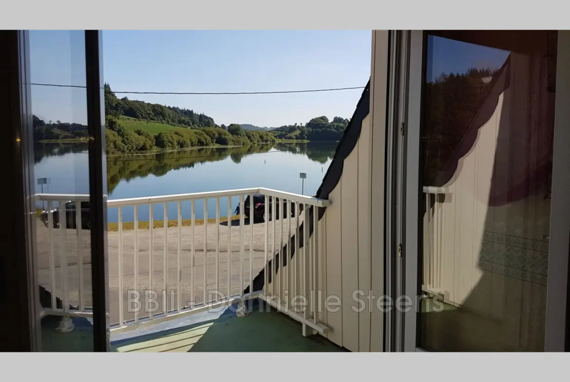 Grande maison à vendre à Corlay près de l'étang du Pellinec - 340 m² 