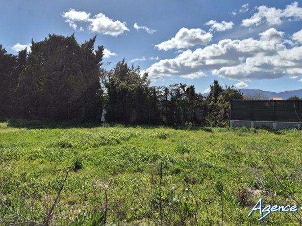 Terrain constructible viabilisé de 548 m² à Elne, idéal pour votre projet immobilier