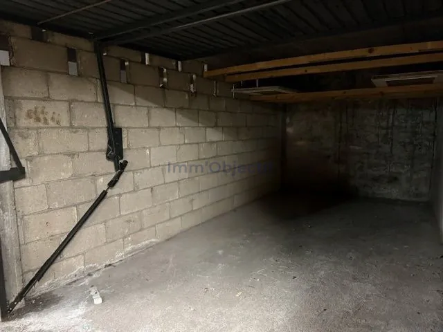 Box sécurisé de 12,75 m² à Paris 12ème, emplacement stratégique 