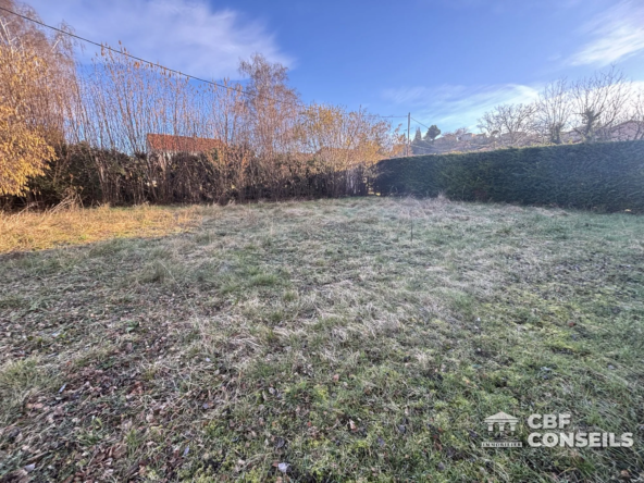 Terrain constructible à vendre à Perignat-sur-Allier de 600 m²