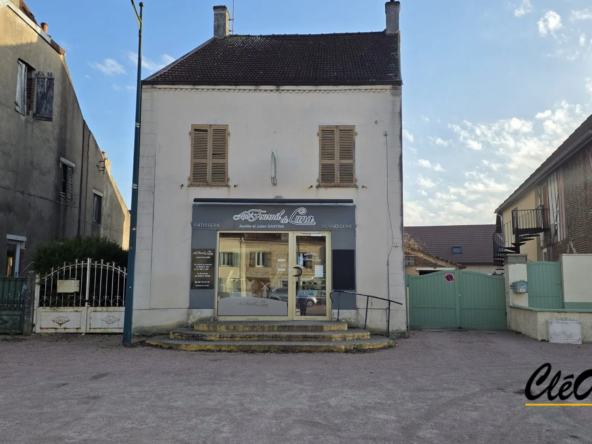 Boulangerie à louer à Bellevesvre avec cour et dépendances, excellent emplacement