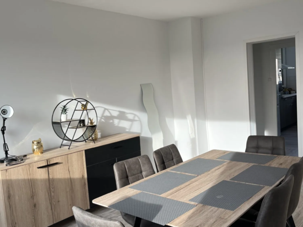 Appartement T4 rénové à louer en colocation à Saumur - Bonne performance énergétique