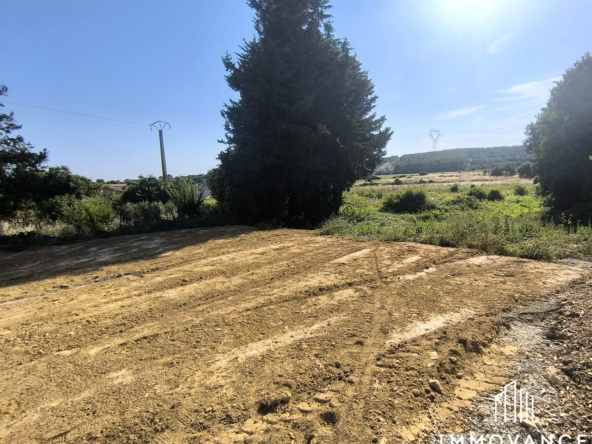 Terrain constructible viabilisé à Combas avec vue dégagée