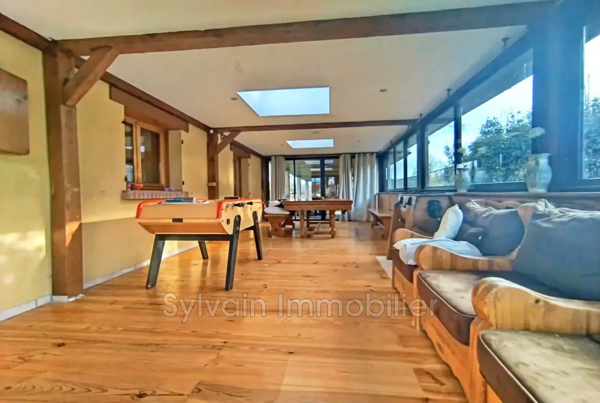 À vendre maison familiale avec véranda et espaces extérieurs à Neufchâtel-en-Bray 