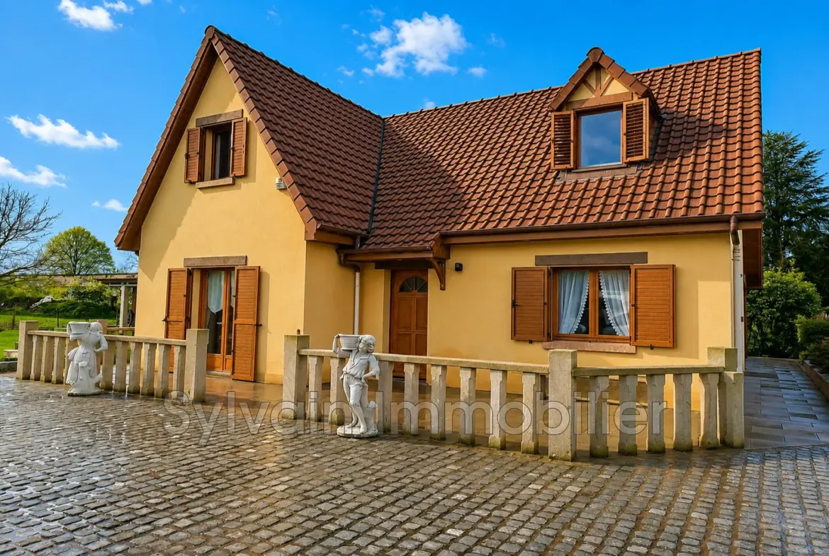À vendre maison familiale avec véranda et espaces extérieurs à Neufchâtel-en-Bray 