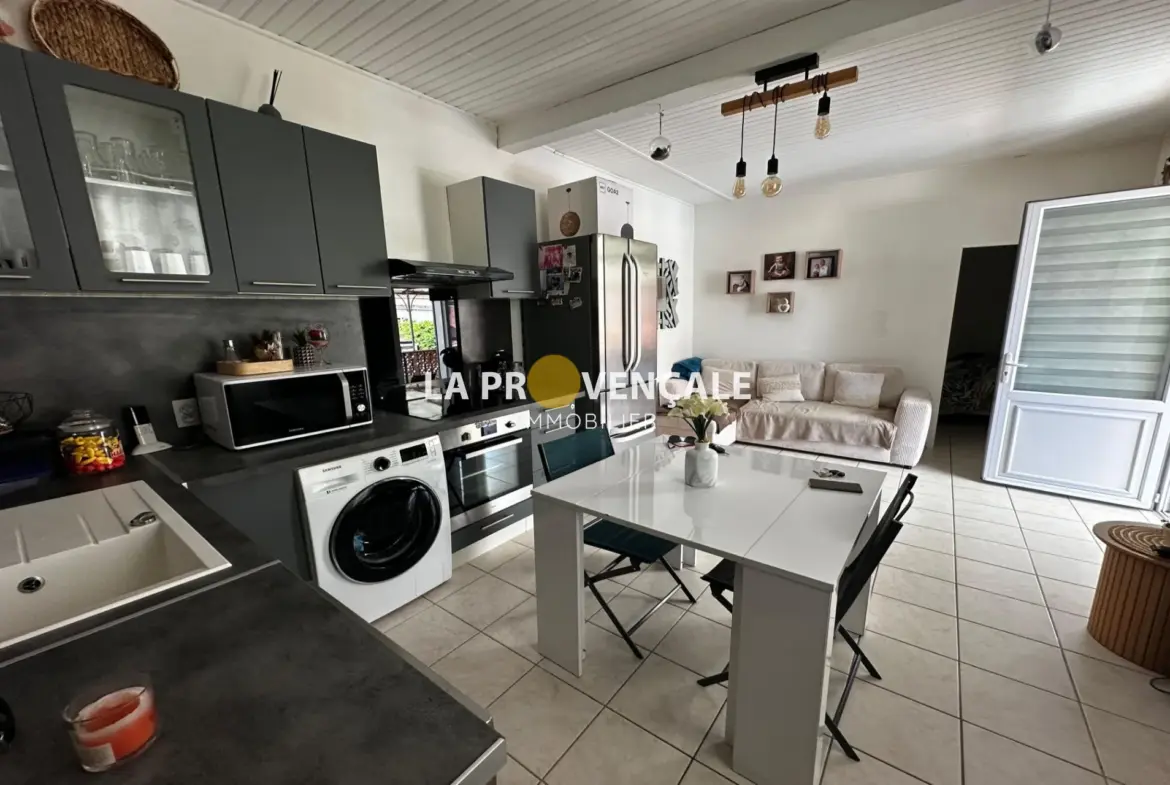 Charmante maison mitoyenne de 42 m² à Gréasque - Quartier calme et résidentiel 