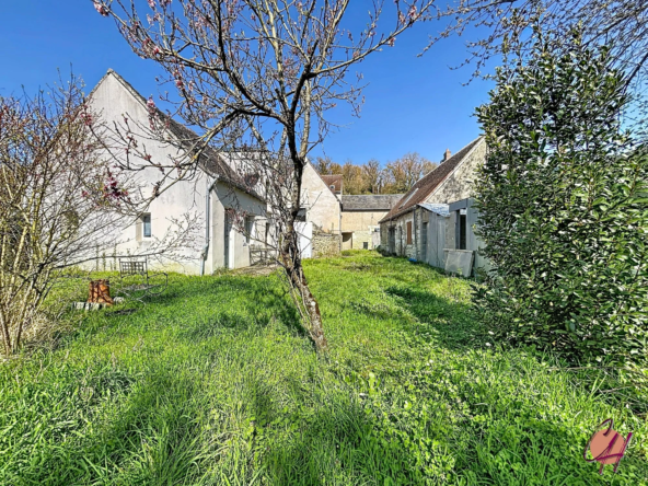 Maison à vendre à Dierre avec dépendances et forte potentialité