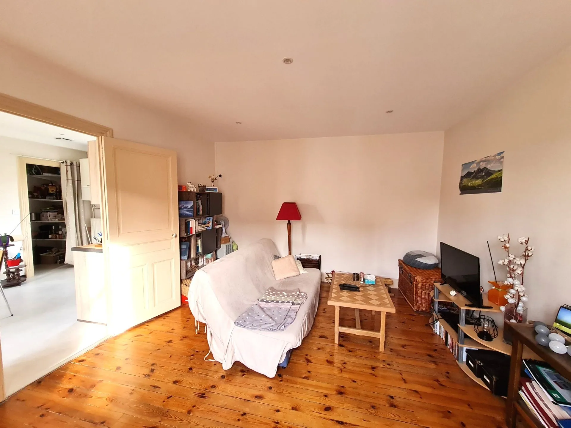 Appartement F2 à Roanne avec terrain et faibles charges - Investissement idéal 