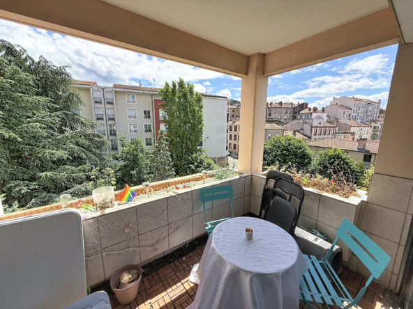 Appartement 4 pièces avec parking et cave à Saint-Étienne - Résidence sécurisée