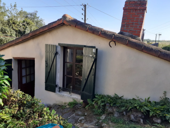 Maison à Thouars avec chalet et grand terrain proche rivière
