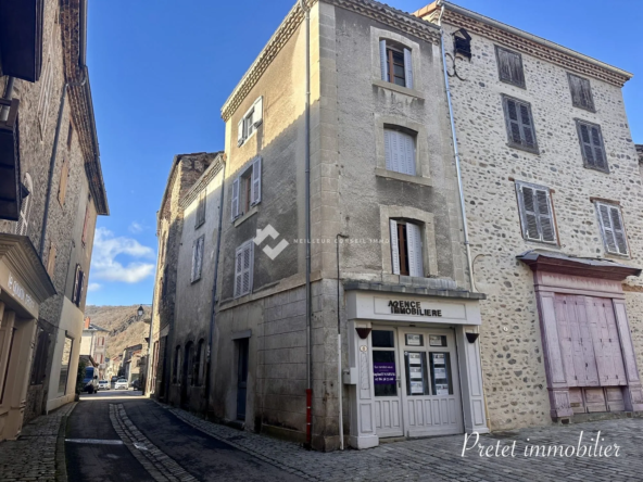 Immeuble à vendre à Blesle – Investissement immobilier avec boutique et appartement