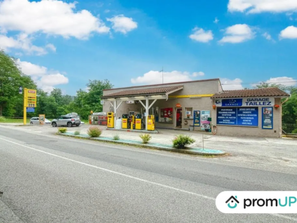 Station-service avec habitation de 240 m² à vendre à Saint-Pierre-de-Rivière