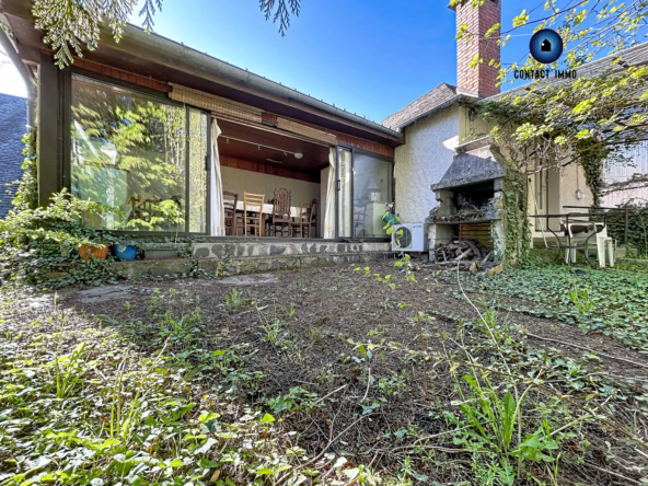 Maison de Bourg à Rénover de 135 m² à Sainte-Féréole avec Jardin