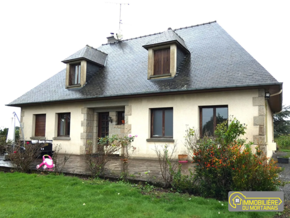 Maison de campagne avec dépendances et terrain à Lapenty en vente