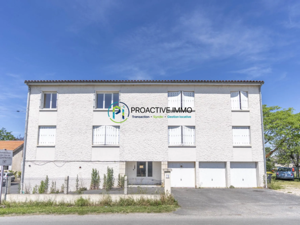 Appartement T4 rénové avec garage, parking et cave à Vélines