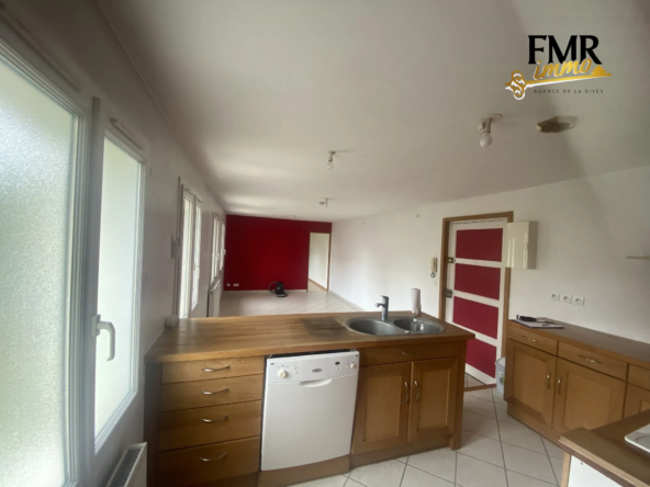Appartement F2 en Centre-ville de Lisieux avec Parking Privé
