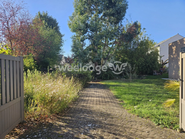 Terrain à vendre à Eragny-sur-Oise - 279m², quartier pavillonnaire