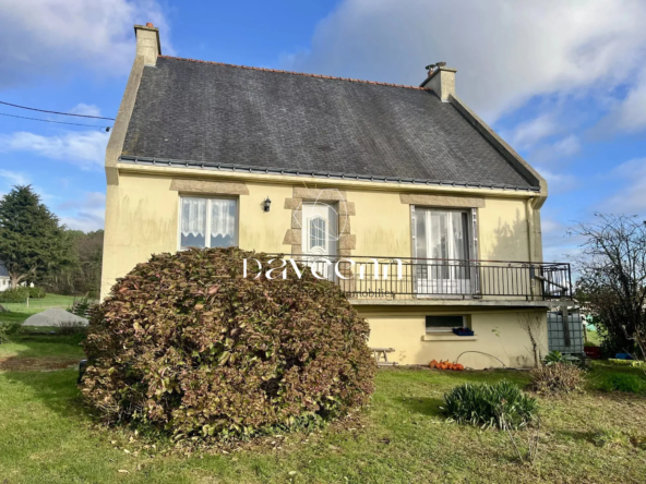 Maison à Camors avec grand jardin et fort potentiel, idéale pour rénovation
