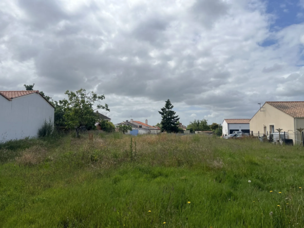 Terrain à bâtir de 831 m² à La Marne - Calme et facilement viabilisable