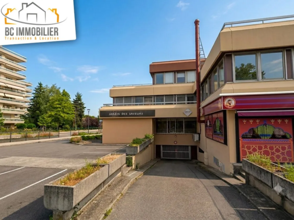 Garage fermé de 17 m² au centre de Ferney-Voltaire, sécurisé et pratique