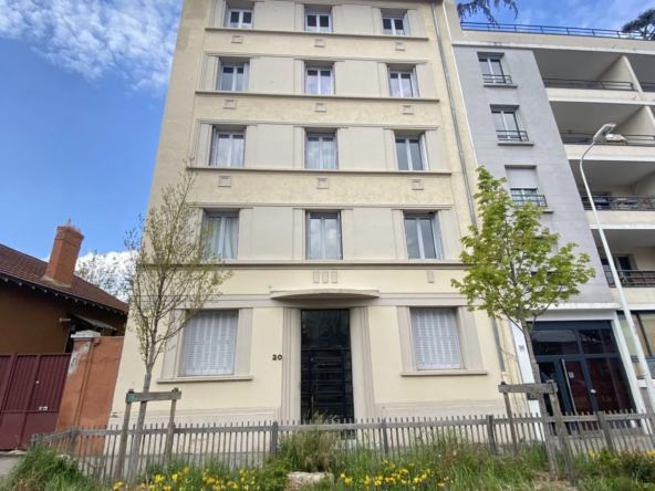 A vendre appartement T1/T2 de 36 m² à Lyon proche tram, calme et lumineux