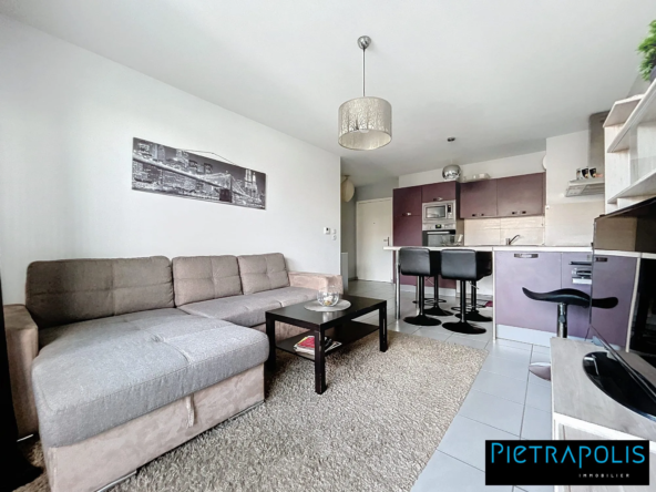 Appartement T3 lumineux et entièrement meublé avec garage à Saint-Fons – Résidence sécurisée