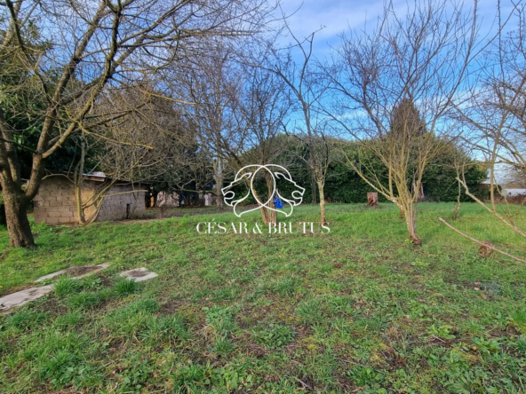 Terrain constructible de 670 m² à Mogneneins dans l'Ain – Libre constructeur