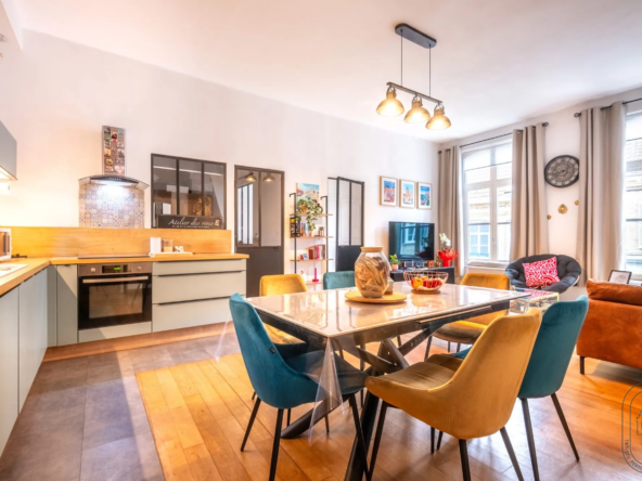 Appartement de charme à Bergues centre avec 2 chambres et cour intérieure