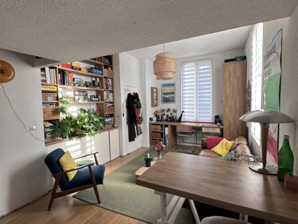 Charmant T2 rénové de 38m² à Bordeaux Nansouty, proche des transports et commerces
