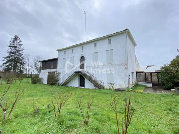 Charmante maison ancienne de 1880 avec grand terrain à Marcillac